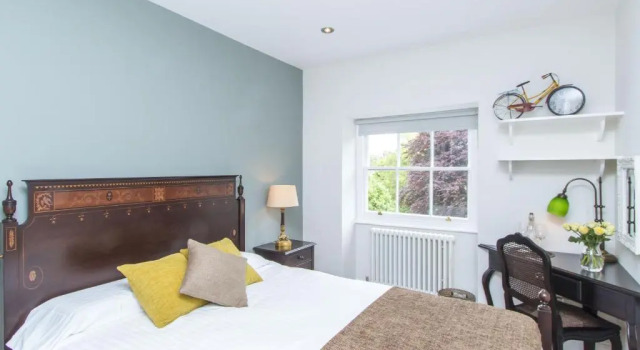 Standard Zimmer 3 Berkeley Square Guesthouse