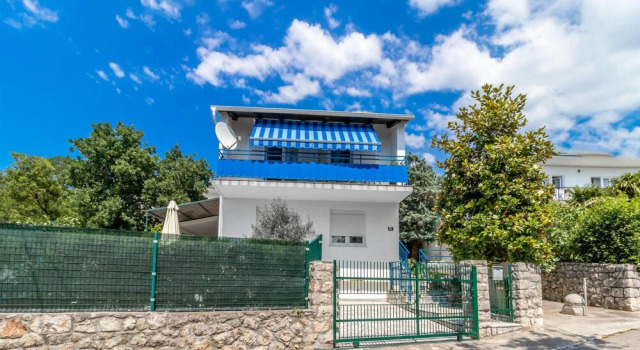 Beautiful Home in Jadranovo With Wifi and 3 Bedrooms