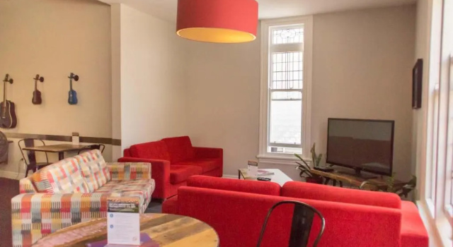 Кровать в общем номере Haka House Christchurch