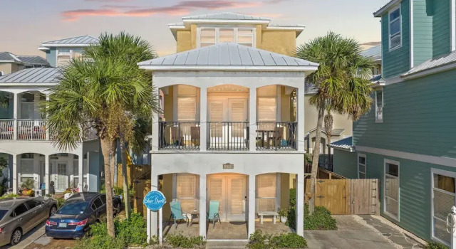 Epic Beach House With Private Pool, 175 ft to the Beach, U Gotta See It!