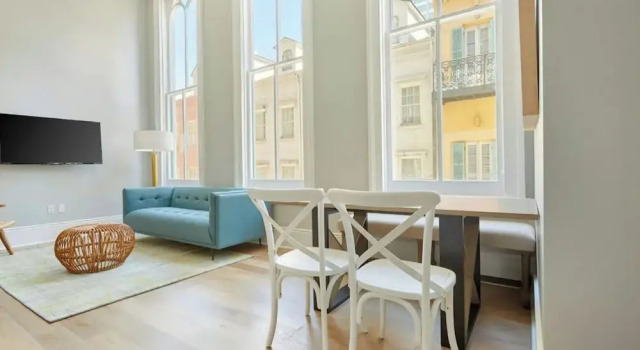 Sleeps 26 Entire Floor, Steps to French Quarter The Harlequin by Avantstay, Забронировать Отель Французский квартал Новый Орлеан, рядом с Казино Harrah's New Orleans