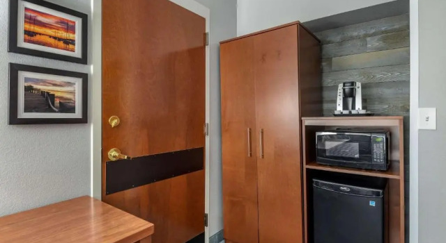Люкс Comfort Suites near Birkdale Village- Huntersville