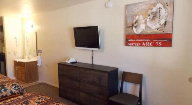 Номер Deluxe Vintage Lakeside Inn