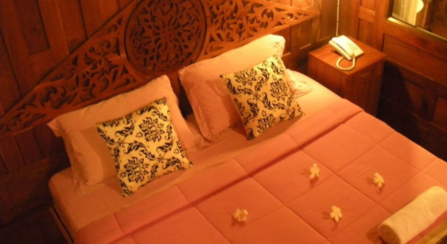 Reunrimnam Resort, Buchen Sie Resort Bang Kruai 
