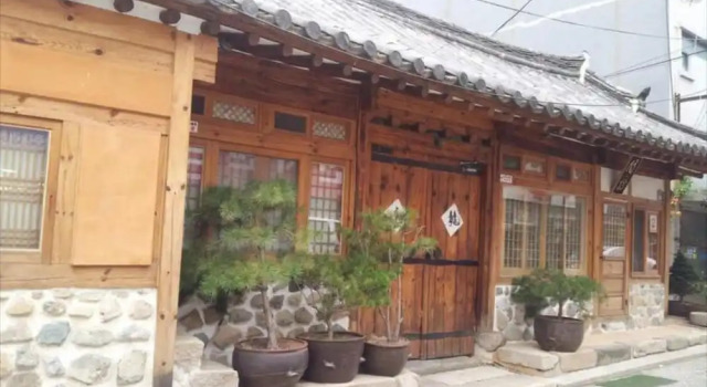 Gallery Jin Hanok Guesthouse, Забронировать Отель Кёнджу провинция Кёнсан-Пукто, рядом с Cheomseongdae
