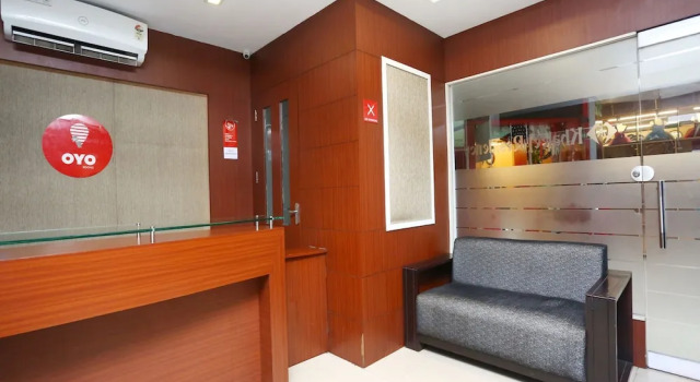 OYO 5075 Khaleej Residency, Забронировать Отель Отели штата Кералы с завтраком, Завтраки