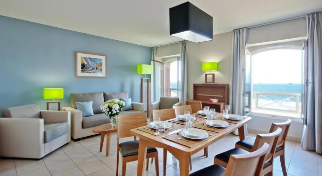 Nice Apartment With a sea View, Rezerwuj Apartament Saint-Malo 