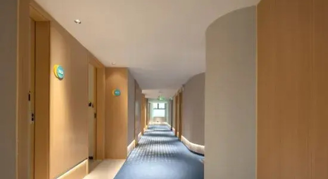 City Comfort Inn Hotel (Boluo Shangye Zhongjie Guangdong Jishi Xueyuan), Boek Hotel Hotels in Guangdong met parkeren, Parkeren