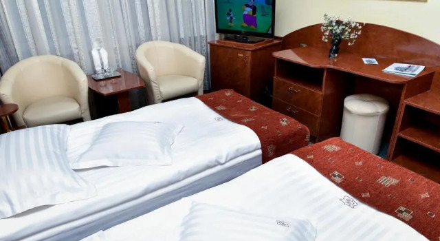 Hotel Carpati, Rezerwuj Hotel Hotele w Carpathians - Romania z parkingiem, Parking