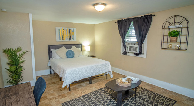 Cozy  Guesthouse Near Downtown, Забронировать Отель Сан-Антонио Bexar County, рядом с Dinosaur Quest