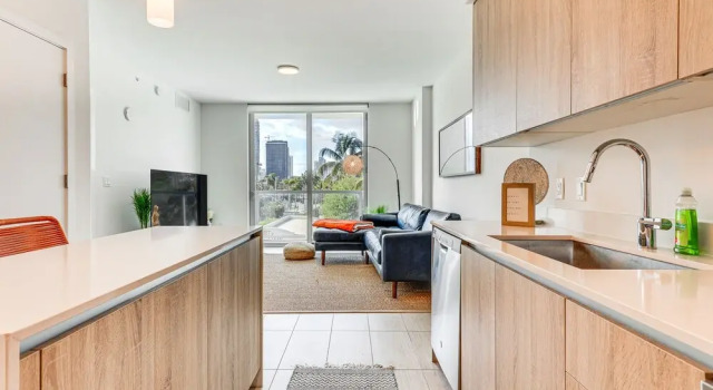 Апартаменты Chic Miami Condo w/ Pool, 6 Mi to South Beach