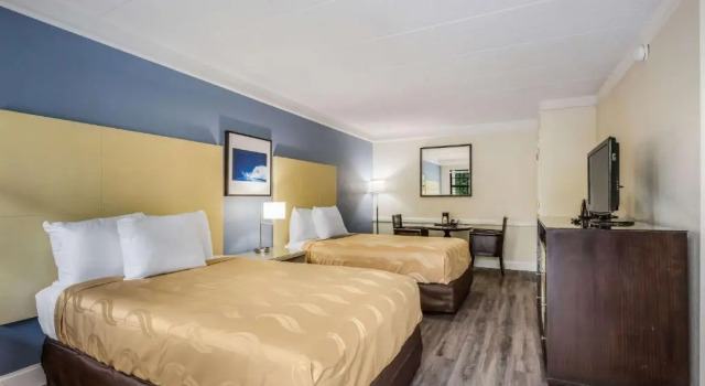 Четырёхместный номер Standard Quality Inn Hampton - Newport News