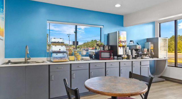 Days Inn by Wyndham Ocean Springs, Забронировать Мини-отель Оушен-Спрингс Миссисипи - побережье