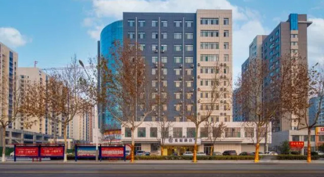 Starway Hotel (Jiaxiang High-Speed Railway Station Stone Sculpture Plaza), Prenota Hotel Hotel a Shandong con parcheggio, Parcheggio