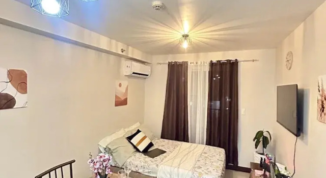 Студия Studio Retreat with Balcony and Pool