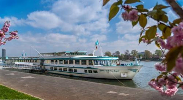 Regis Hotelschiff Düsseldorf 3*, Забронировать Отель Хафен Дюссельдорф, рядом с Paradiesstrand