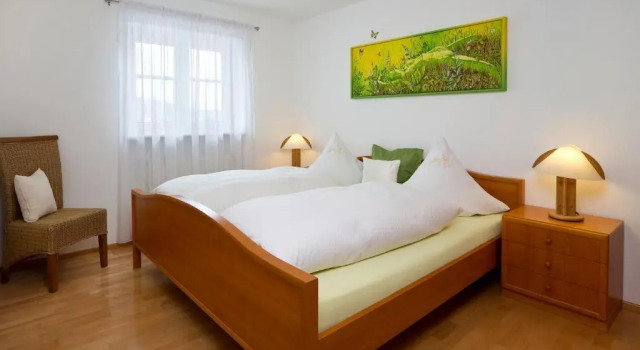 Ferienwohnung, 2 Schlafzimmern, Südbalkon, Saunanutzung, Varaa Huoneisto Hotellit Baijeri pysäköinnillä, Pysäköinti
