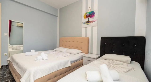 Трёхместный номер Standard с балконом Hotel Joni Premium