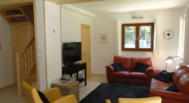 Modern Chalet with Swimming Pool and Sauna in Venosc, Rezerwuj Chalet Hotele w Oisans z basenem, Basen