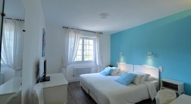 Hôtel Enclos Des Pins, Rezervasyon Otel Erdeven Morbihan