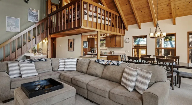 Basque Haus by Tahoe Mountain Properties, Забронировать Отель Бизнес-отели Траков, 4* 5*
