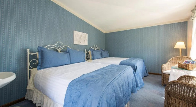 Hanover House at the Twin Oaks Inn, Book Hotel Vineyard Haven Martha's Vineyard