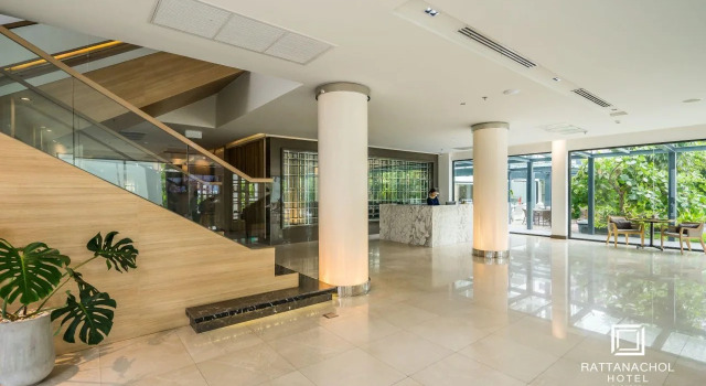 Rattanachol Hotel, Забронировать Отель Ban Si Phalo провинция Чонбури