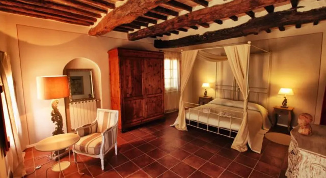 Casa Vita, Забронировать Отель Отели Колле-ди-Валь-д'Эльса с парковкой, Парковка