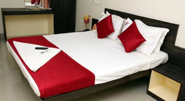 K E K Accommodation Airport Hotel, Забронировать Отель Отели штата Тамилнада 3 звезды, 3*