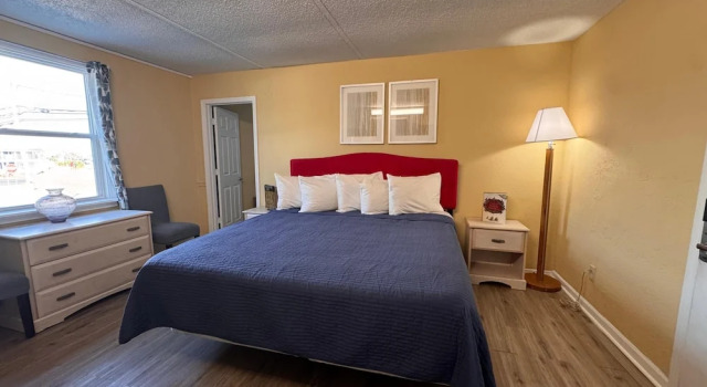 Шестиместный семейный номер Standard с 2 комнатами CMI Hotel 1935 Myrtle Beach SC