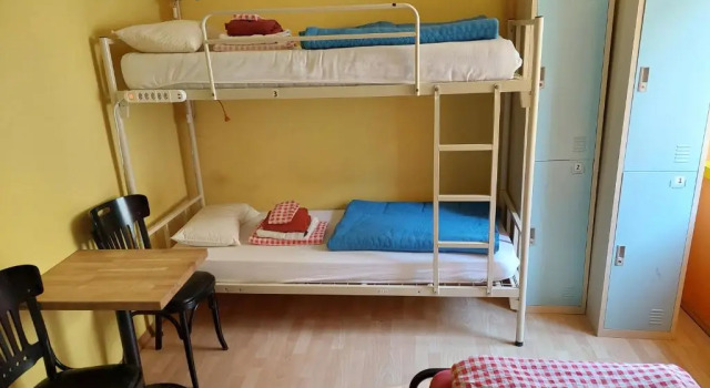 Кровать в общем номере (мужской номер) Oldtown Hostel Otter