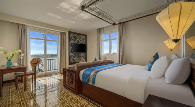 Полулюкс с видом на воду Royal Riverside Hoi An Hotel-Newly Renovated & Reopened