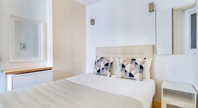 Romantic Alfama Getaway