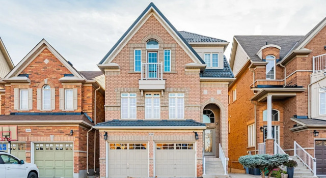 Luxury Villa - Mississauga Square One