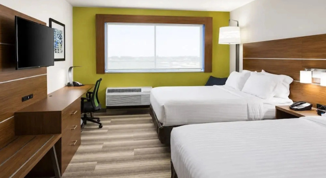 Люкс с 2 комнатами Holiday Inn Express Visalia-Sequoia Gateway Area by IHG