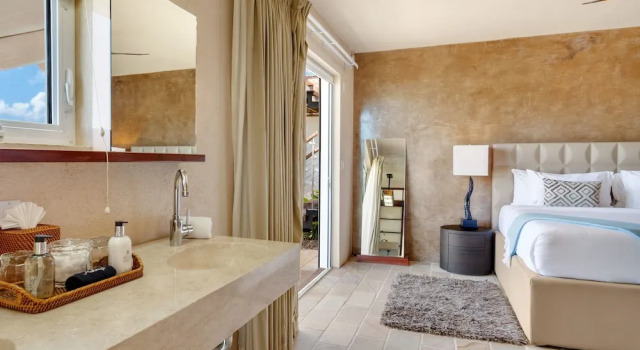 6 BR Villa On Crocus Bay With Pool Concierge