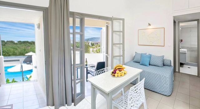 Люкс с видом на море Elounda Garden Suites Heated Pool