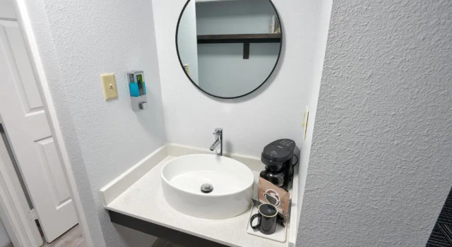 Номер Standard Admiralty Inn & Suites - a Red Collection Hotel