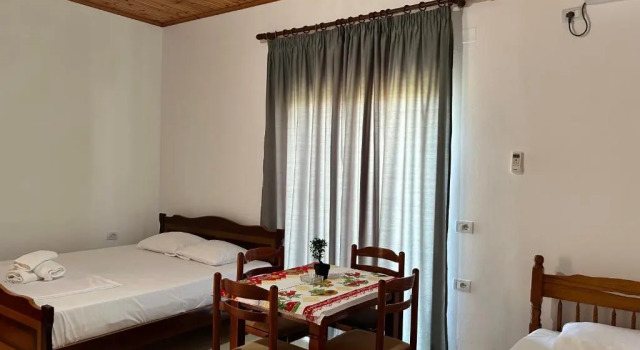 Guesthouse Dollomaja Ksamil, Забронировать Отель Отели в центре Ксамил, в центре
