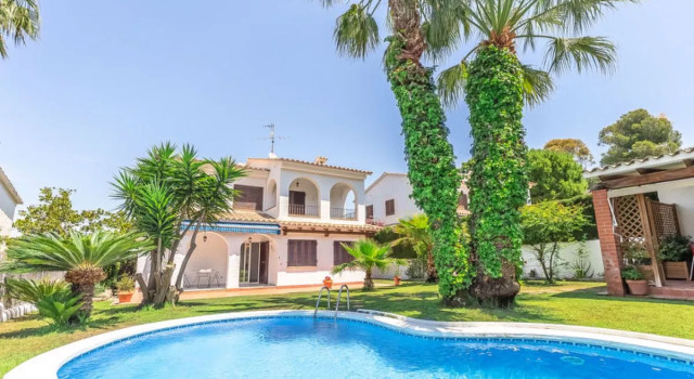 Santiago (Rdb100), Varaa Hotelli Hotellit Tarragonès uima-altaalla, Uima-allas