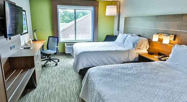 Двухместный люкс Holiday Inn Express Hotel & Suites Dickson by IHG