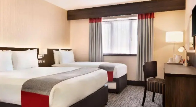 Трёхместный номер Standard Ramada by Wyndham Cobham