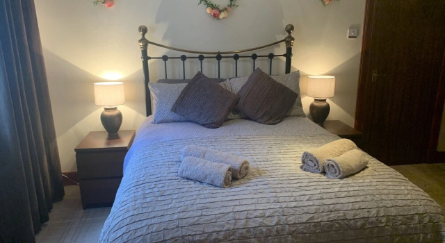 Lovely 1-bed Cottage in London, Забронировать Дом для отпуска Виллы Северо-Шотландского нагорья, Вилла