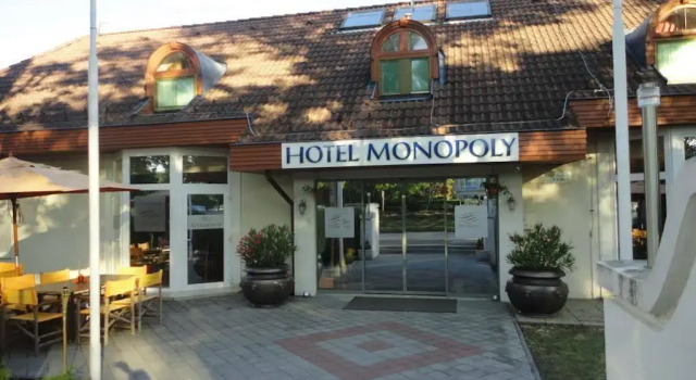 Hotel Monopoly