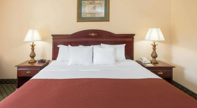 Двухместный номер Standard Days Inn & Suites by Wyndham Eunice