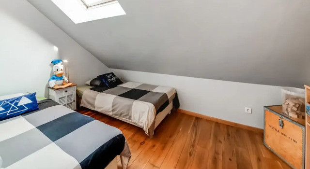 Tranquil Holiday Home in Mont with bubble bath, Terrace, Garden