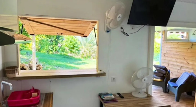 Bungalow d'une chambre avec piscine partagee jardin clos et wifi a Le Gosier a 1 km de la plage, Varaa Hotelli Hotellit Grande-Terre uima-altaalla, Uima-allas