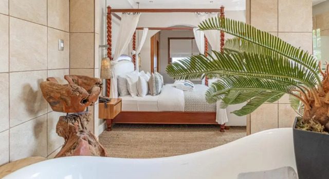 Люкс с балконом The Glen Boutique Hotel & Spa