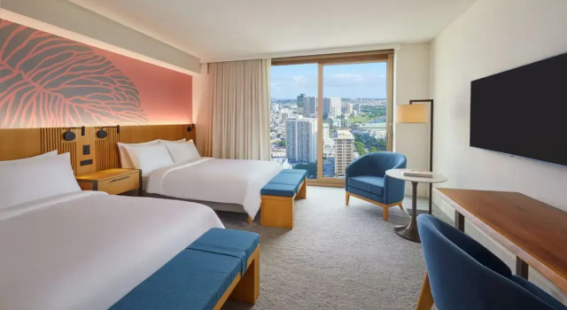 Четырёхместный номер Standard с частичным видом на океан Renaissance Honolulu Hotel & Spa