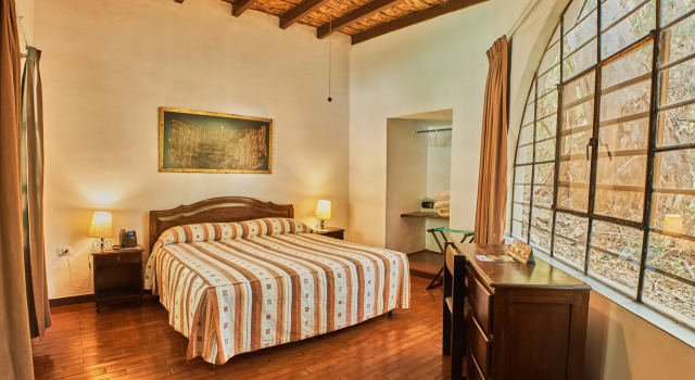 Полулюкс Hacienda Majoro Boutique & Resort